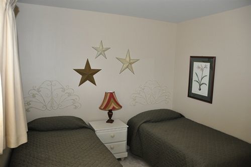 Safari Beach Resort Osoyoos Exterior photo